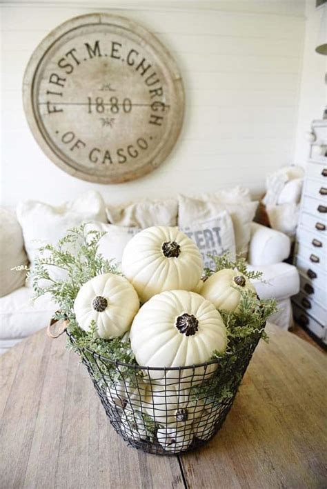 31 Amazing fall decorating ideas using white pumpkins