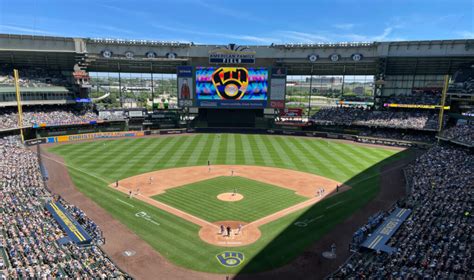 Milwaukee Brewers - Stadium Dude