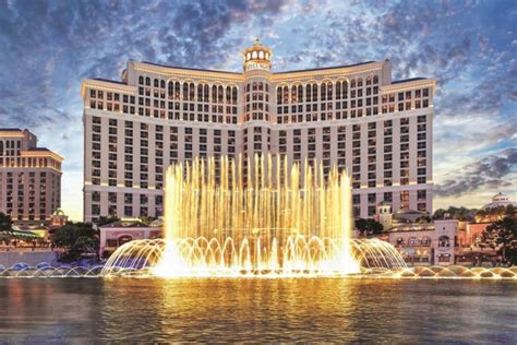 8 Best Las Vegas Hotels with Balcony or Terrace + MAP