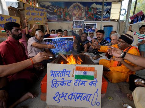 India vs Australia: Cricket World Cup final fever soars in Ahmedabad ...