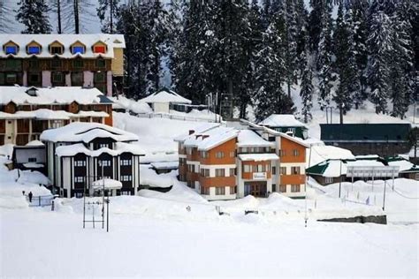 10 Gulmarg Hotels For A Happy And Cozy Stay In 2023