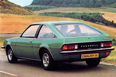 Vauxhall Cavalier Coupe/Sportshatch - Classic Car Review | Honest John