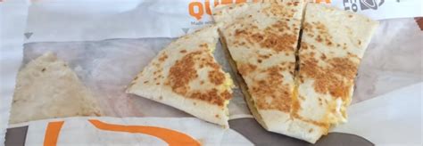 Review: Taco Bell Breakfast Quesadilla | Freezy Boys