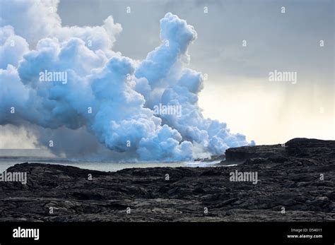 Steam rising from kilauea volcano hi-res stock photography and images - Alamy