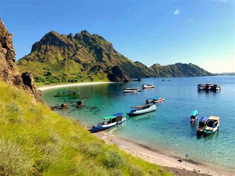 Padar Island Island Hopping & Beach Activities - IdeTrips