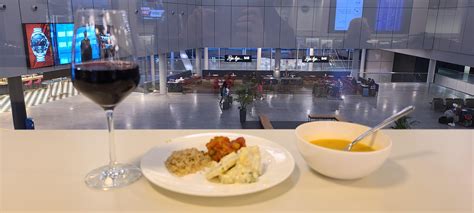 Lounge access at Zurich Airport is quite nice : r/AirportLounges