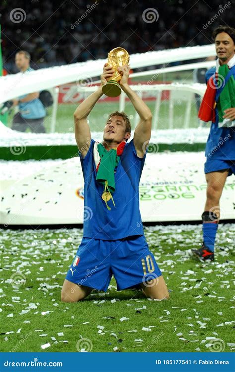 Francesco Totti with the World Cup Editorial Photo - Image of medals ...