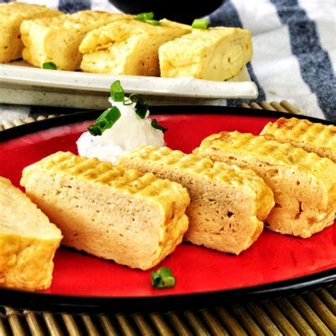 How to make tamagoyaki (Japanese rolled omelet) - easy home recipe