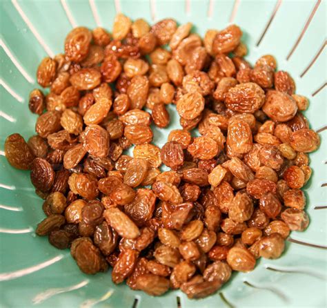 Image of raisins (aka sultanas). The natural sugars in grapes ...