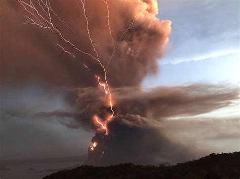 Volcanic lightning - what is it and how does it occur?