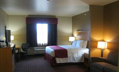 BEST WESTERN GOLDEN PRAIRIE INN & SUITES - Updated 2018 Prices & Hotel Reviews (Sidney, MT ...