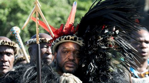 Thousands Fete South Africa's New Zulu King