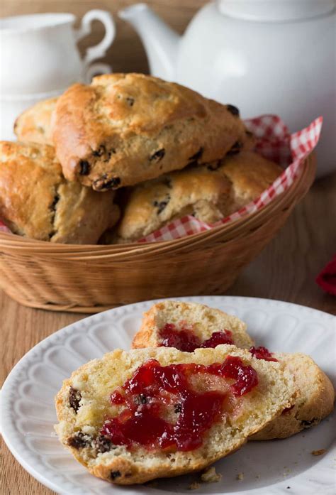 Raisin Scones - Erren's Kitchen