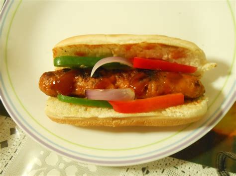 Home Spices: Vegetarian Hot dog with vegetarian sausages