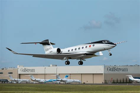 Gulfstream G800 ultra-long-range business jet makes maiden flight