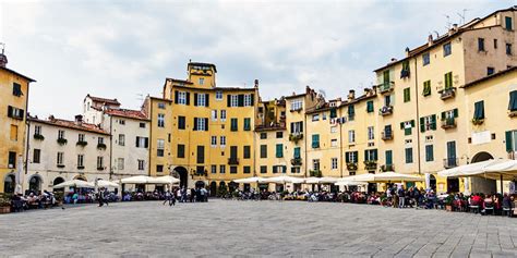 Squares - Piazza Anfiteatro (Amphitheatre Square in Lucca) - Piazza dell'Anfiteatro, Lucca,