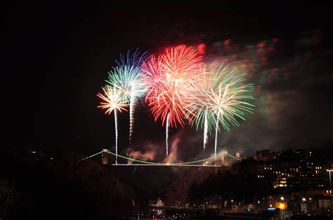 Clifton Suspension Bridge Fireworks | Fireworks display cele… | Flickr