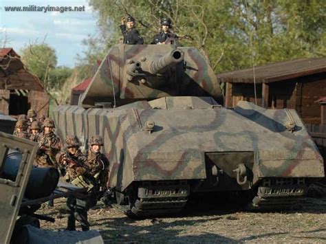 Maus w SS troops '46 2 | MilitaryImages.Net Military Armor, Military Guns, Military Vehicles ...