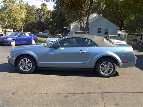 2005 Ford Mustang - Pictures - CarGurus