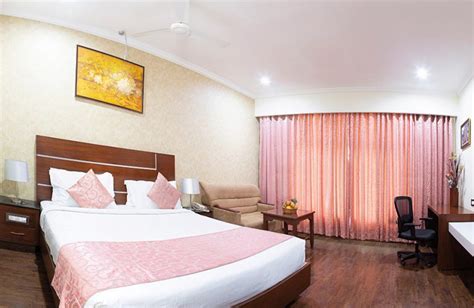 Deluxe Rooms | Hotels Near Trichy Bus Stand - Ramyas Hotels