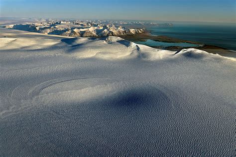 VIDEO: Clear changes to Öræfajökull volcano - Iceland Monitor