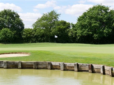 Cranham Golf Course - A Course for all seasons