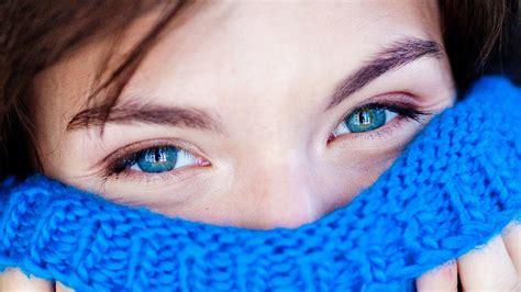 Sunburn and Windburn: Differences Between These Winter Skin Concerns | Allure