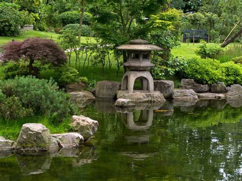 Pin by Ian Campbell on Japanese Stone Lanterns | Small japanese garden, Japanese garden plants ...