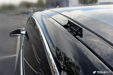 Tesla Model 3 roof rack system spotted, new car delivered to Tesla HQ