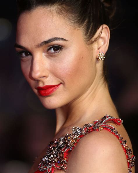 Gal Gadot - Batman v Superman: Dawn of Justice Premiere in London, UK 3/22/2016 • CelebMafia