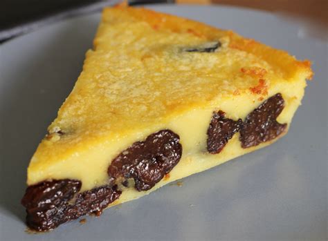 Far breton aux pruneaux: recette facile | Desserts, Food, Baking