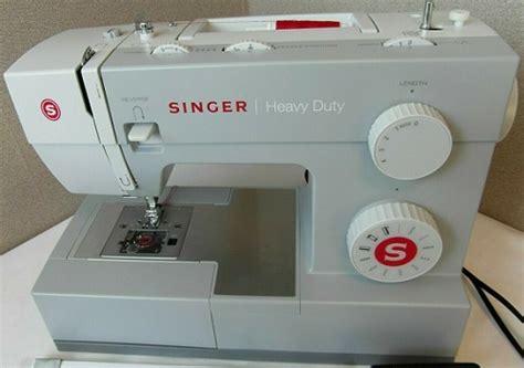 Singer Heavy Duty 4411 Sewing Machine