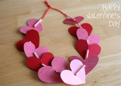 Valentine Heart Leis | Preschool valentine crafts, Easy valentine crafts, Valentine crafts for kids