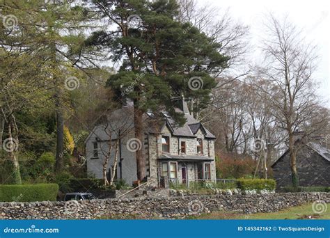 A Beautiful Houses in the Mountain of Snowdonia Stock Photo - Image of ...