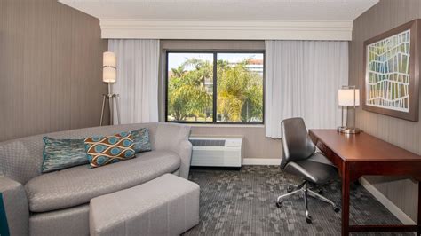 Oakland Airport Hotels | Courtyard Oakland Airport