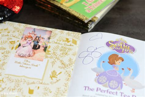 Unique Disney Autograph Book Ideas - A New Dawnn