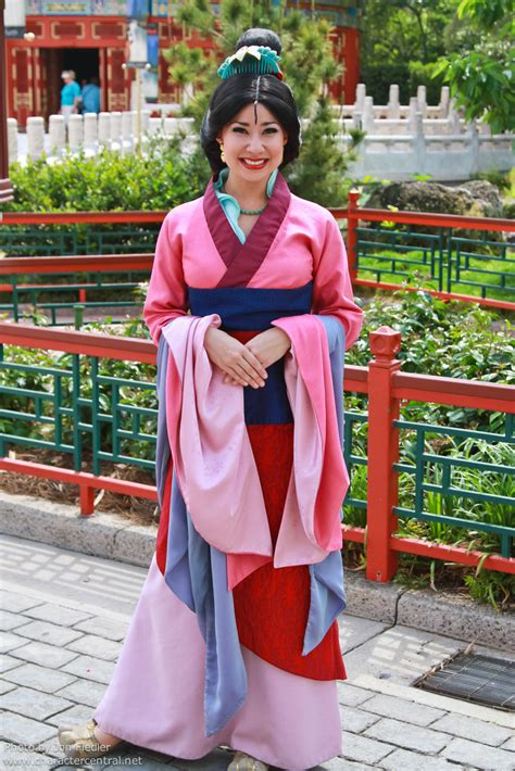 Which is your favorito! mulan costume? - princesas de disney - fanpop