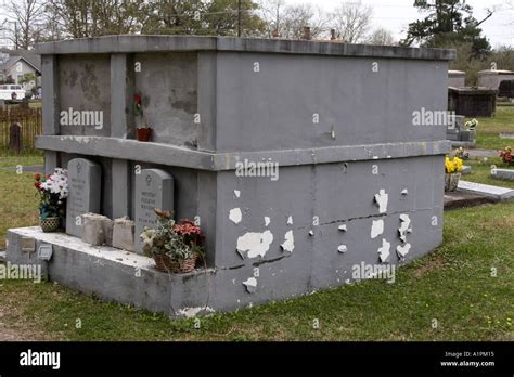 Above ground crypt in graveyard Stock Photo - Alamy