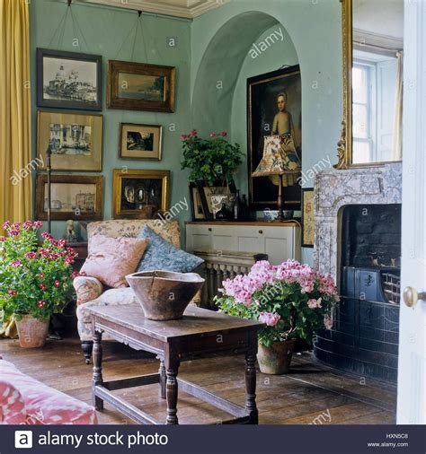 Download this stock image: Edwardian style living room. - hxn5c8 from Alamy's library of ...