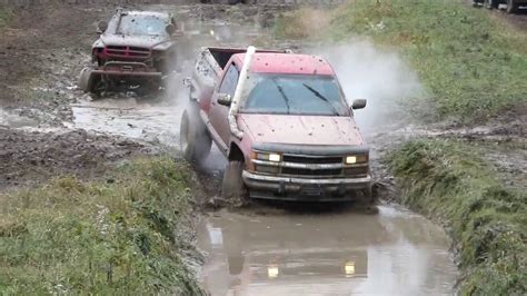 Chevrolet Silverado Off-road Mudding - YouTube