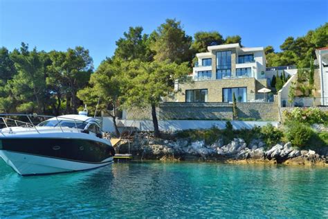 Croatia Villas with Boat Moorings |Croatia Beach Villas