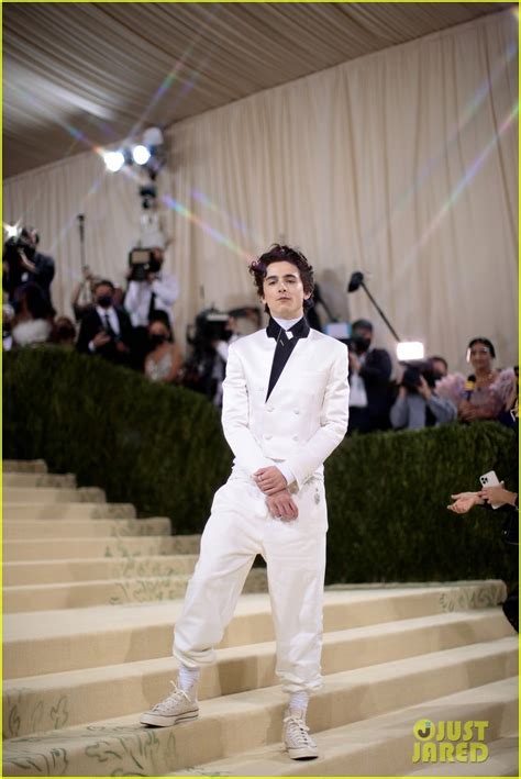 Met Gala 2021 Co-Chair Timothee Chalamet Makes His Big Entrance!: Photo ...