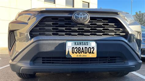 Nearly 270K votes decide new Kansas license plate design