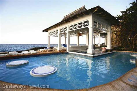 Couples Tower Isle - Photo Album - Castaways Travel