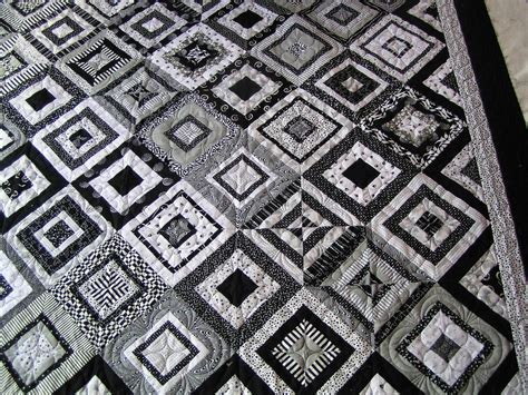 Black and white and zentangles | Black and white quilts, White quilt, Modern quilt patterns