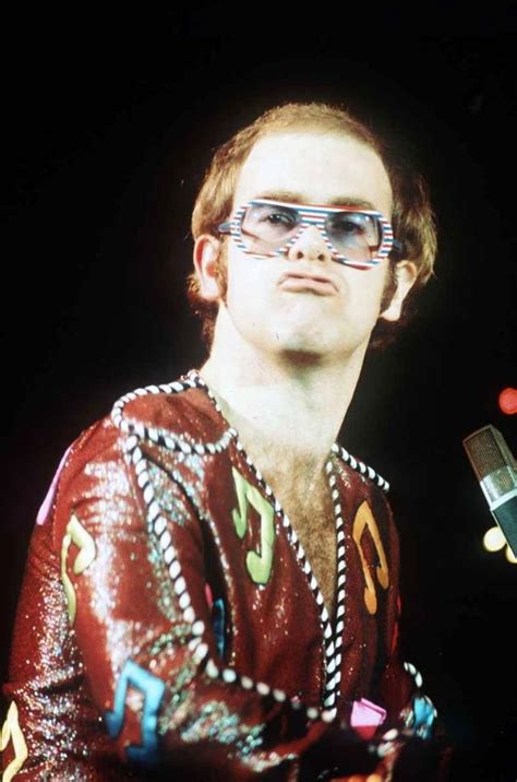 30 Flamboyant Stage Costumes of Elton John During the 1970s | Vintage ...