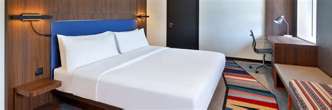 4-Star Family-friendly Hotel | Aloft Dubai Airport