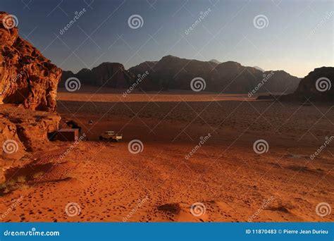 Wadi Rum sunrise stock image. Image of sunrise, travel - 11870483