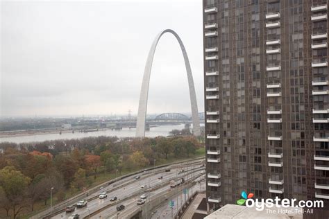 Hampton Inn - St. Louis Downtown at the Gateway Arch Review: What To REALLY Expect If You Stay