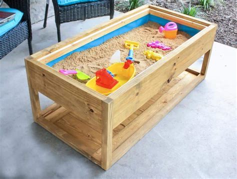 patio-table-DIY-sandbox-table - Learn Along with Me